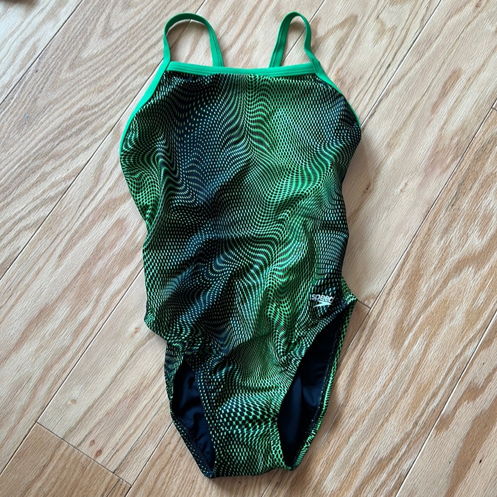 Brand New! Speedo PowerFLEX tag included. Women size 6/32 (Medium)